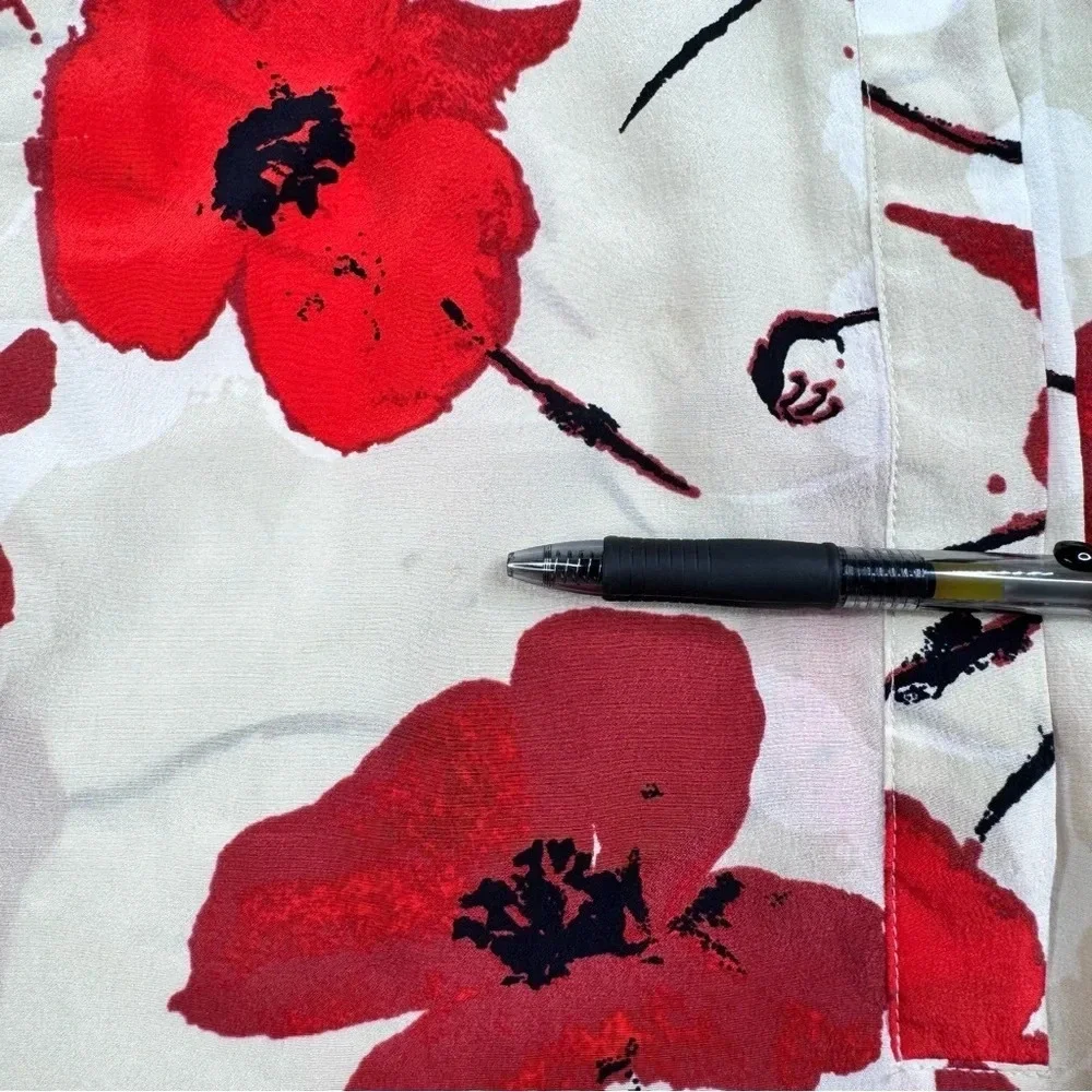 J. Crew 💯% Silk Blouse in ivory poppy floral print. Size Small. Lightweight